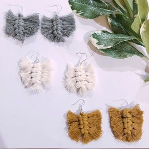 Mini kids feather earrings